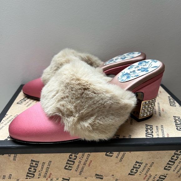 NEW Gucci Candy Crystal faux fur embellished satin mules size 36 - Picture 2 of 7